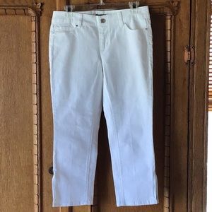 WHBM White Slim Crop Size 4